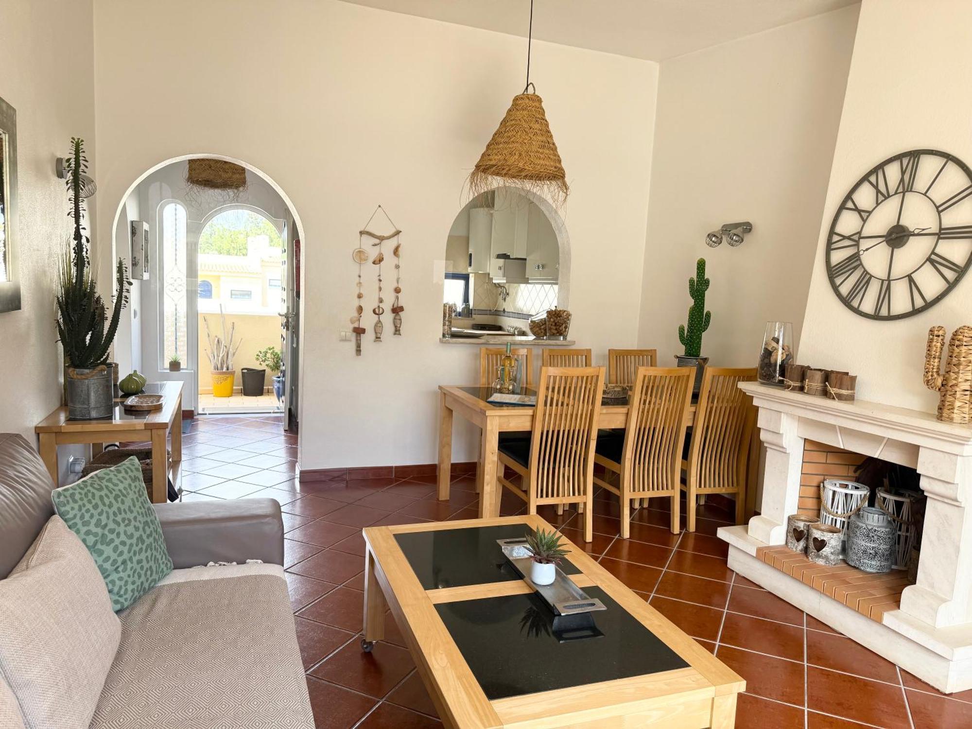 Bemposta 99A Apartment อัลวอร์ ภายนอก รูปภาพ