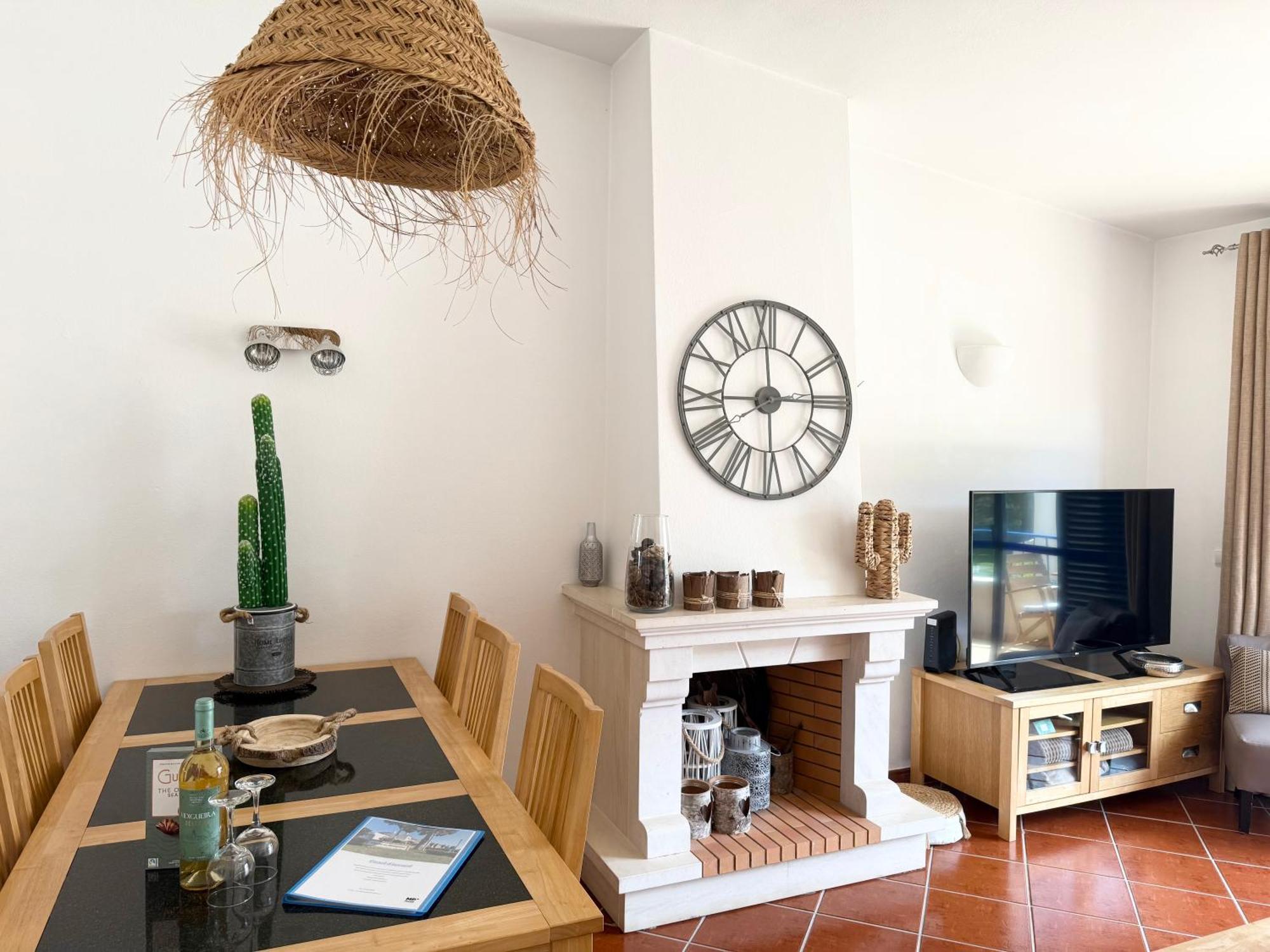 Bemposta 99A Apartment อัลวอร์ ภายนอก รูปภาพ